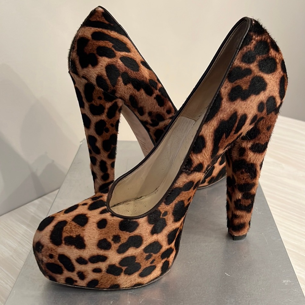 Brian Atwood Ponyhair Platform pump. Gold & Dark Brown. Size 38.5(euro)/Size 8.5